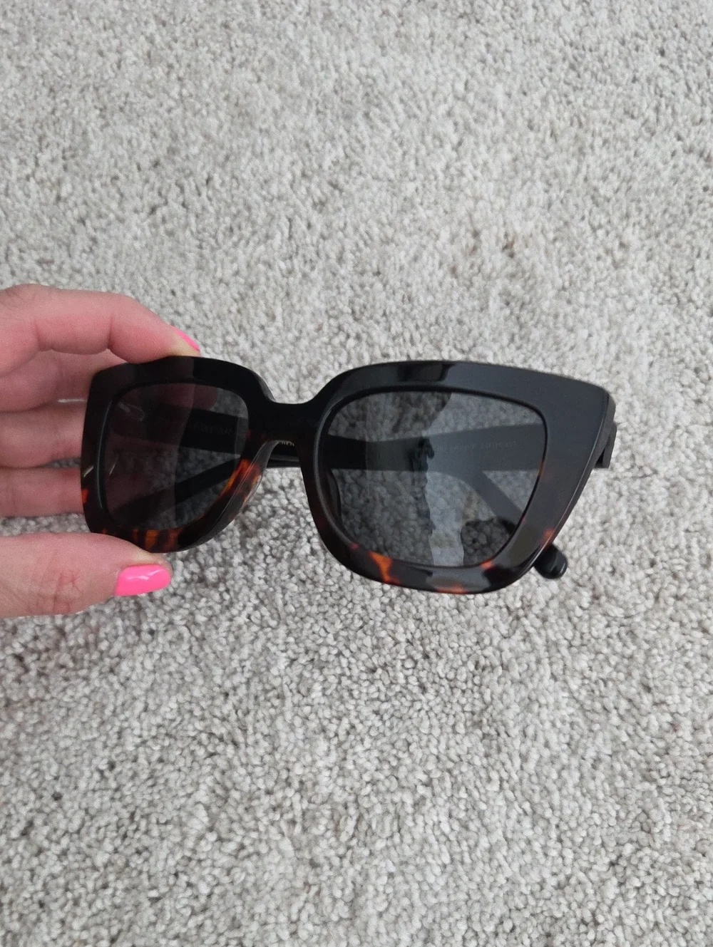 Diff Oversized Cat-Eye Tortoiseshell Sunglasses EUC